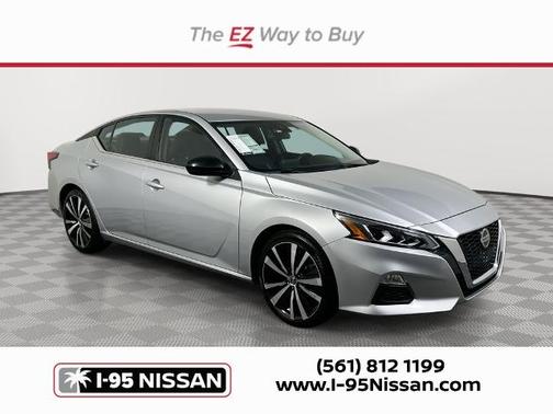Brilliant Silver Metallic 2022 Nissan Altima 2.5 SR
