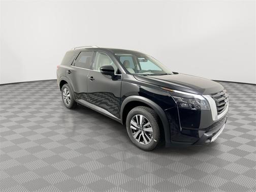 2025 Nissan Pathfinder SL FWD