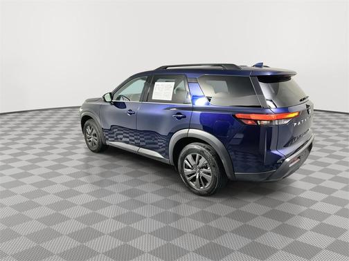 2022 Nissan Pathfinder SV 2WD