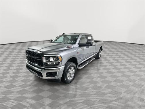 2024 RAM 2500 Big Horn Crew Cab 4x4 8' Box