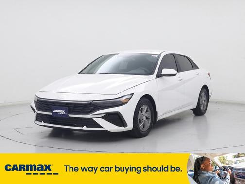 2024 Hyundai ELANTRA SE