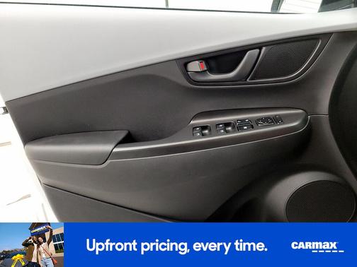 White 2020 Hyundai KONA SEL