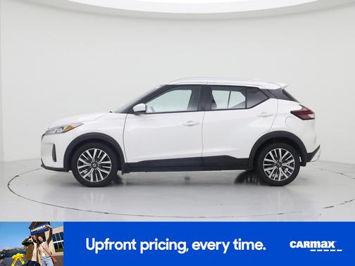White 2022 Nissan Kicks SV