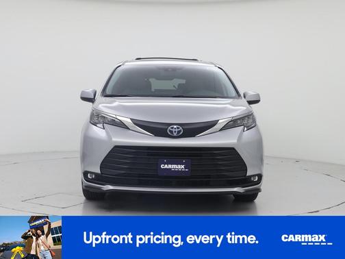 Silver 2025 Toyota Sienna XLE