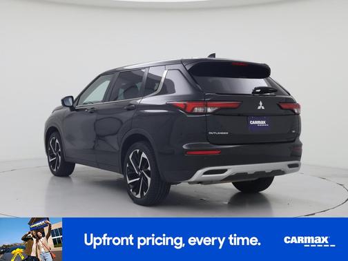 Black 2022 Mitsubishi Outlander SE