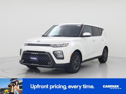 White 2021 Kia Soul EX