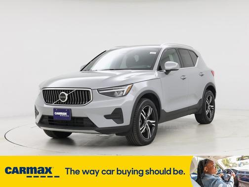 2025 Volvo XC40 B5 Core Bright Theme