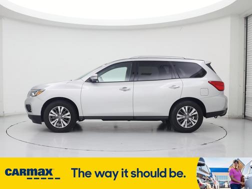 2019 Nissan Pathfinder SV