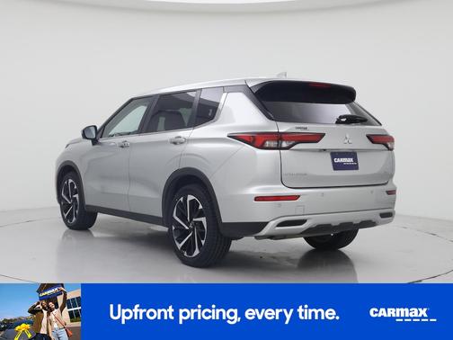 Silver 2023 Mitsubishi Outlander SE