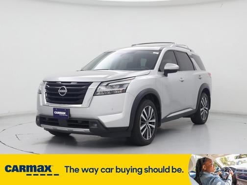 2022 Nissan Pathfinder Platinum