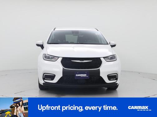 White 2023 Chrysler Pacifica Touring L