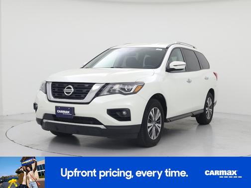 White 2018 Nissan Pathfinder SV