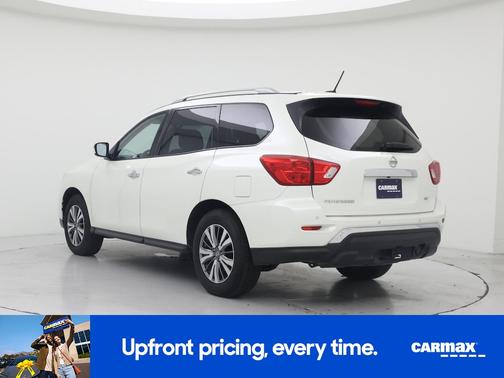 White 2018 Nissan Pathfinder SV