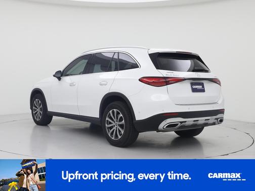 White 2025 Mercedes-Benz GLC 300