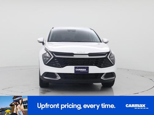 White 2023 Kia Sportage EX