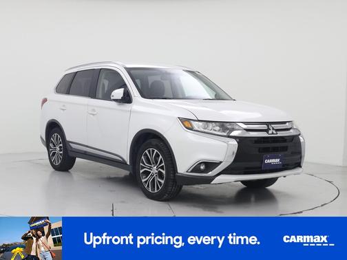 White 2018 Mitsubishi Outlander SEL
