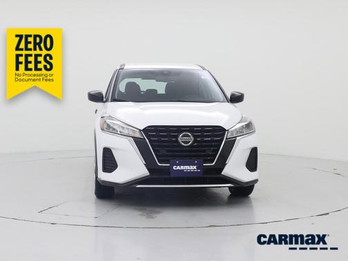 White 2021 Nissan Kicks S