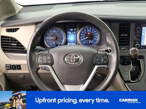 2019 Toyota Sienna XLE
