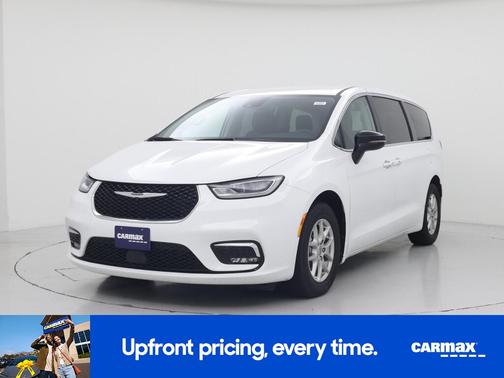 White 2024 Chrysler Pacifica Touring L