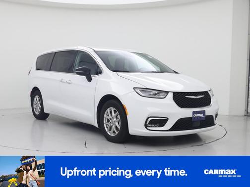 White 2024 Chrysler Pacifica Touring L