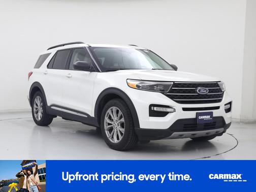 White 2022 Ford Explorer XLT