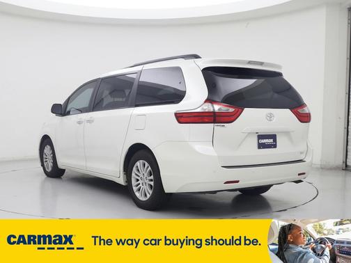 2017 Toyota Sienna XLE