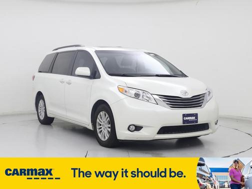 2017 Toyota Sienna XLE