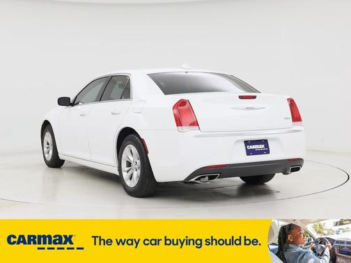 2022 Chrysler 300 Touring