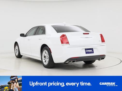 2022 Chrysler 300 Touring
