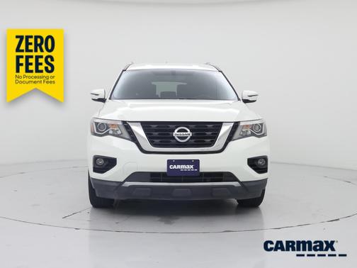 White 2018 Nissan Pathfinder SV