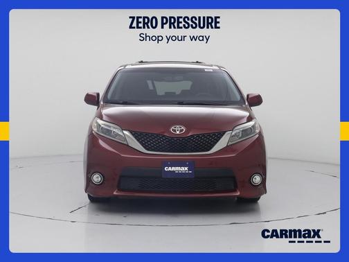 Red 2017 Toyota Sienna SE