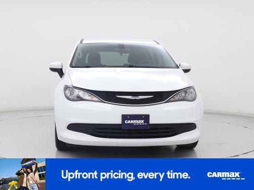 2020 Chrysler Voyager LX