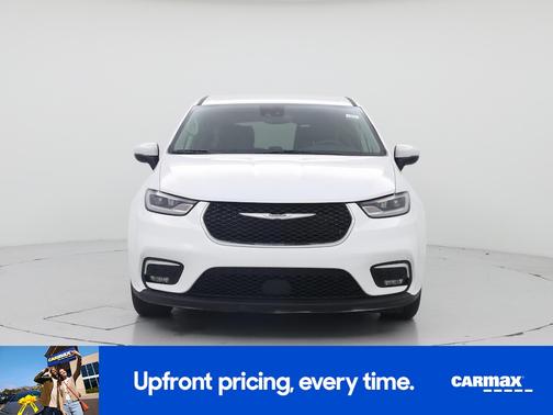 White 2023 Chrysler Pacifica Touring L