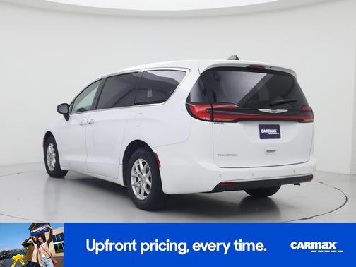 White 2023 Chrysler Pacifica Touring L