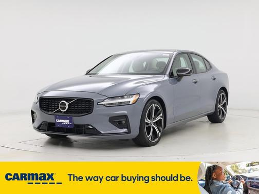 2023 Volvo S60 B5 Core Dark Theme