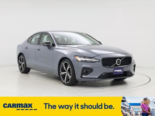 2023 Volvo S60 B5 Core Dark Theme