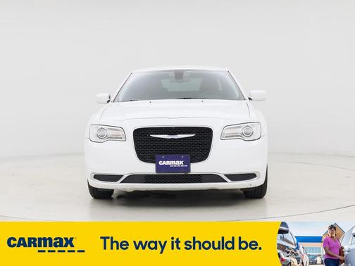 2022 Chrysler 300 Touring