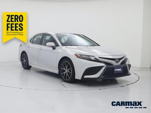 White 2022 Toyota Camry SE