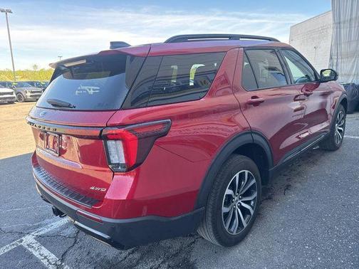 Rapid Red Metallic Tinted Clearcoat 2025 Ford Explorer ST-Line