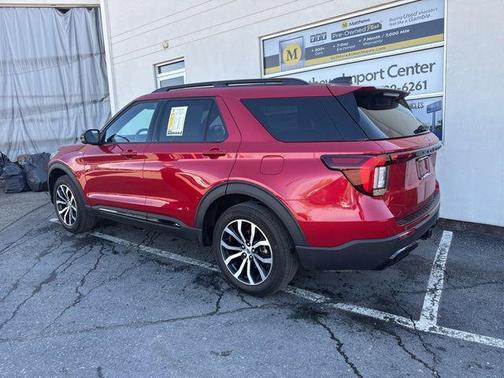 Rapid Red Metallic Tinted Clearcoat 2025 Ford Explorer ST-Line
