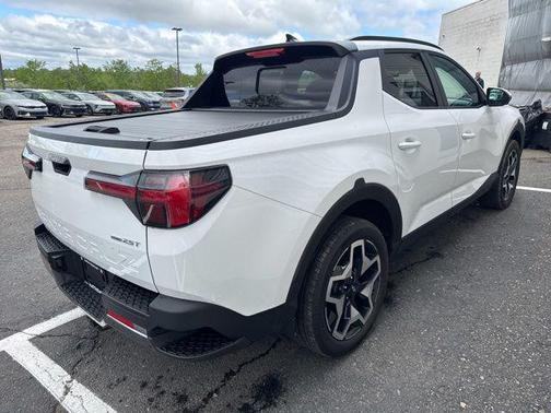 Atlas White 2023 Hyundai SANTA CRUZ Limited