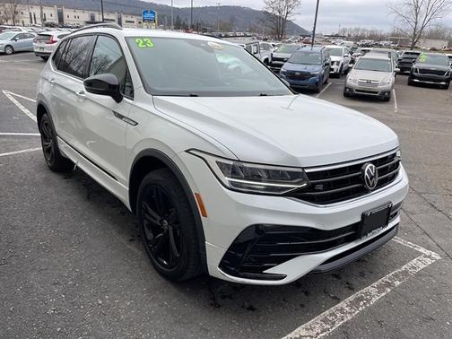 2023 Volkswagen Tiguan 2.0T SE R-Line Black