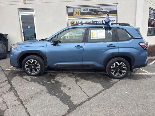 2025 Subaru Forester Base