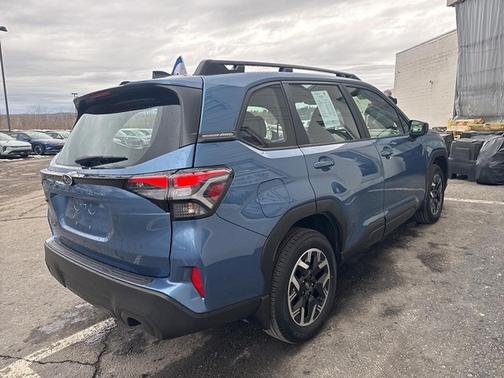 2025 Subaru Forester Base