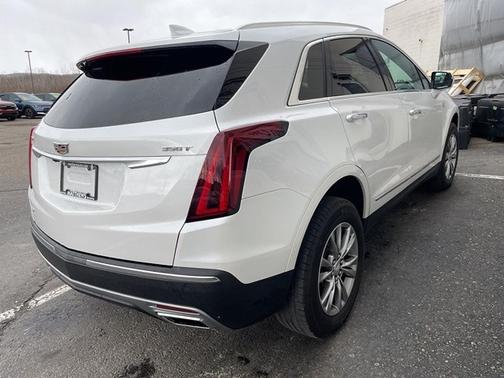 2022 Cadillac XT5 Premium Luxury