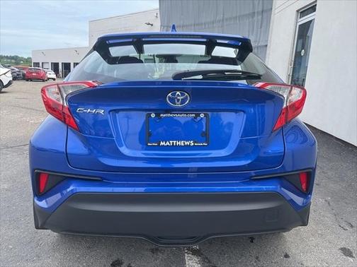 2022 Toyota C-HR XLE