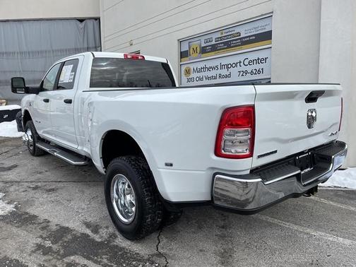 2024 RAM 3500 Big Horn Crew Cab 4x4 8' Box