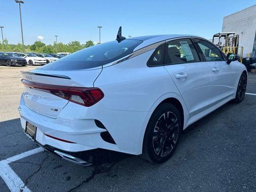 Glacial White Pearl 2022 Kia K5 GT-Line