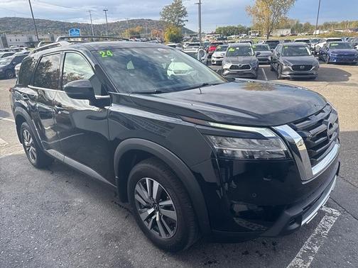 2024 Nissan Pathfinder SL 4WD