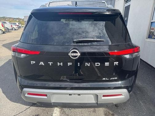 2024 Nissan Pathfinder SL 4WD